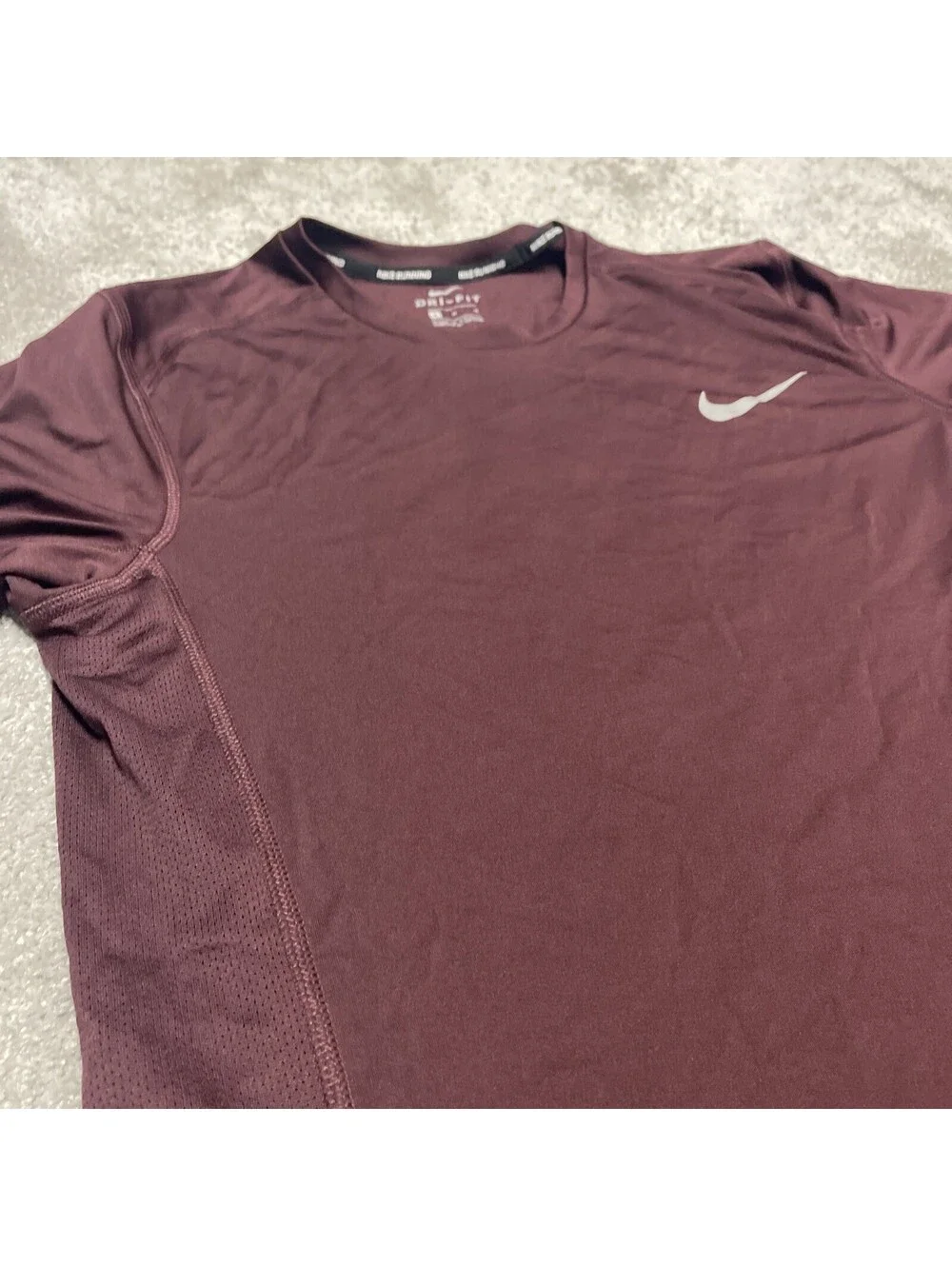 nike running shirt medium